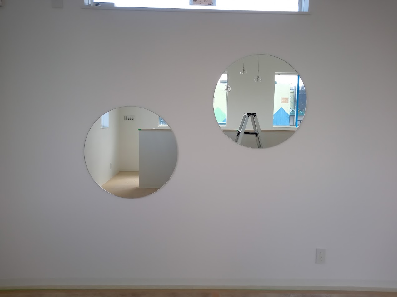 鏡の自社施工